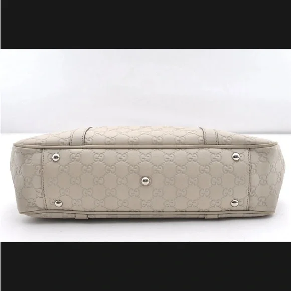 Authentic Gucci Shoulderbag - Picture 5 of 9